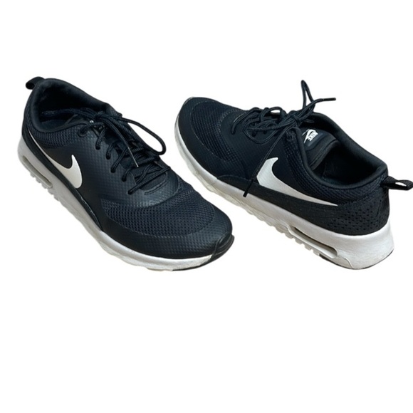 Nike Air Max Thea Shoes Sneakers Black White Swoosh Logo Lace Up Mesh Size 8.5 - Picture 2 of 11